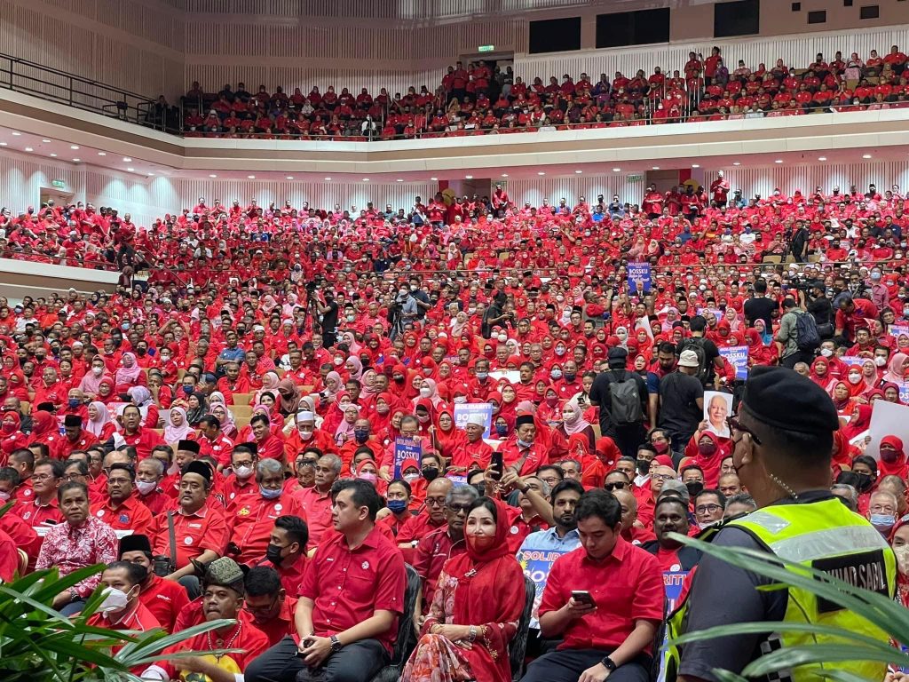 the Fully Packed Dewan Merdeka at the World Trade Centre Witness Calls by Umno Members for Parliament to Be Dissolved Immediately. - Pix Bn Comms