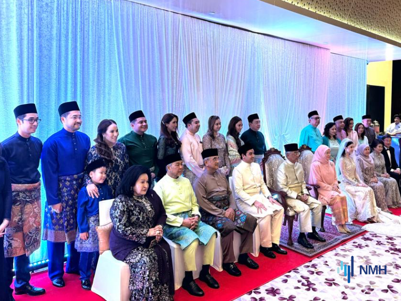 the Row of Dignitaries and Family Members at the Thanksgiving Ceremony to Bless the Wedding of Najib Razak's youngest son Ashman with his wife Nikola. Present at the ceremony were the King and Queen, the Deputy Prime Minister, the Melaka Head of State and the groom's mother, Rosmah Mansor.