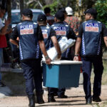 Pihak Forensik Membawa Pulang Serpihan Untuk Siasatan Lanjut Punca Berlakunya Kemalangan Pesawat. - Gambar Careta.my