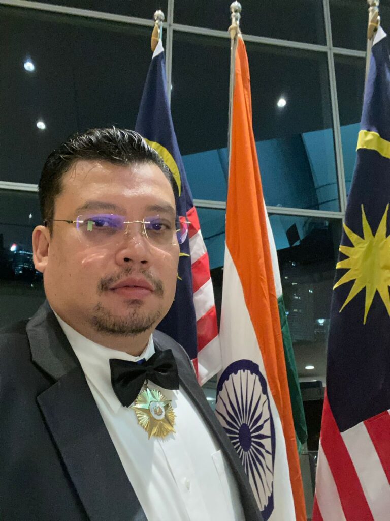 Dr Norhisham Mohd nor Antara Delegasi Malaysia Yang Turut Bersama Lawatan Oleh Ydpa Sultan Ibrahim Ke Negeri China