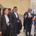Peguam Najib, Tan Sri Shafee Abdullah Berkata Bekas Perdana Menteri Itu Memberikan Tanda Dua Ibu Jari Ke Atas Setelah Mendengar Keputusan Hakim.