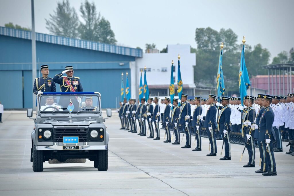 Img_8993 | Nmh Rmaf Chief, Tan Sri Asghar Khan, Arrived with His Comrades at His Farewell Ceremony at Subang Air Base.