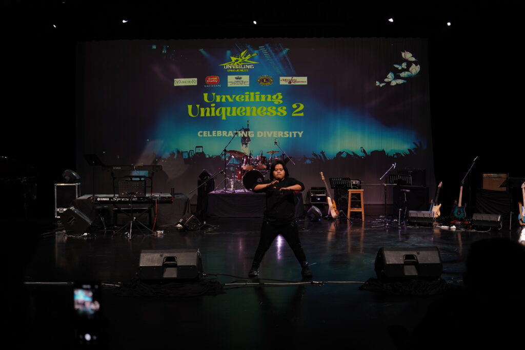 Petite Nur Aisyah Shahimee danced all alone on the stage of Unveiling Uniqueness 2 as though she was born for the stage