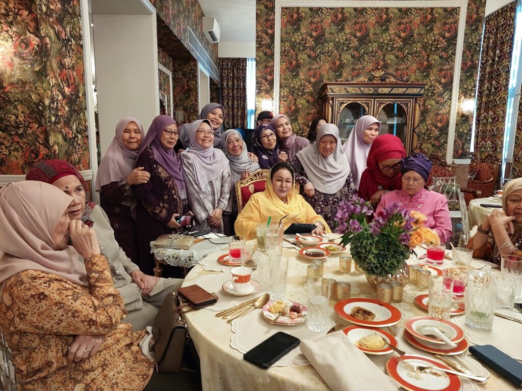 Detik Pertemuan Semula Selepas 20 Tahun — Datin Seri Rosmah Mansor Bersama Barisan Pengasas Dan Pendukung Permata Negara, Disatukan Oleh Kenangan, Perjuangan Dan Cinta Terhadap Anak-anak Malaysia.