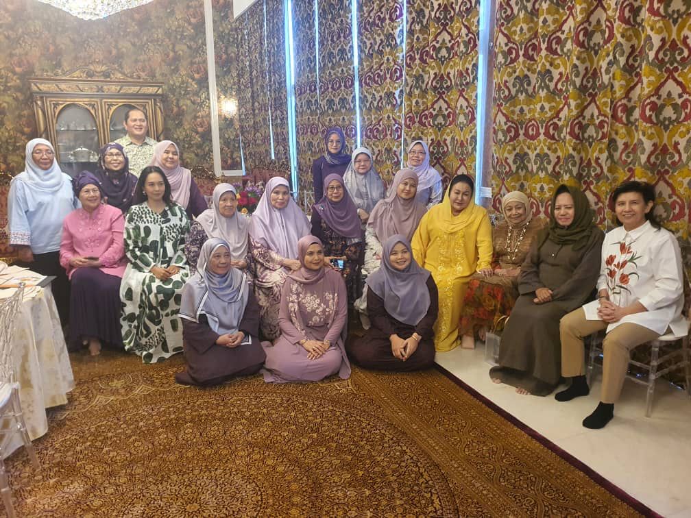 Wajah-wajah Yang Pernah Memulakan Sebuah Impian Kini Berkumpul Kembali — Datin Seri Rosmah Mansor Dan Pasukan Pengasas Permata Negara Meraikan Dua Dekad Legasi Pendidikan Awal Kanak-kanak.
