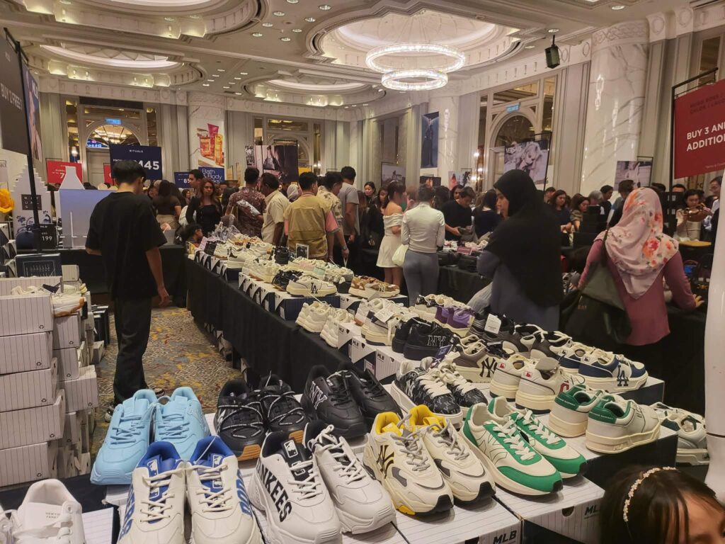 Shoppers Browse Footwear and Lifestyle Products During the Annual Friends & Family Sale by Valiram at the Mayang Sari Ballroom, Jw Marriott Kuala Lumpur, Where More Than 100 Global Brands Were Offered at Discounts of Up to 80%.
