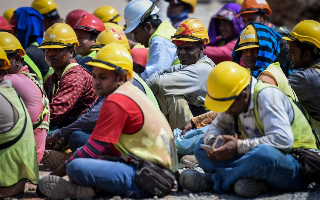 the Present Migrant Worker System Was Nothing but Corruption, the Foreigners Lose Out.