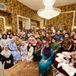 Alumni Permata Pintar Dari Pelbagai Latar Belakang Dan Generasi Bergambar Bersama Datin Seri Rosmah Mansor. Ramai Daripada Mereka Kini Melakar Kejayaan Dalam Bidang Akademik, Profesional Dan Kepimpinan, Membuktikan Bahawa Perjalanan Luar Biasa Boleh Bermula Di Dalam Bilik Darjah.