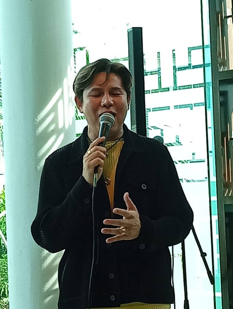 Jun Yi-nmh | Nmh Bagi Jun Yi Menjadi Guru Musik Adalah Satu Kepuasan Bagi Diri Kerana Dengan Musik Beliau Dapat Membantu Membina Keyakinan Dan Keberanian Para Belia Di Bawah Didikannya.
