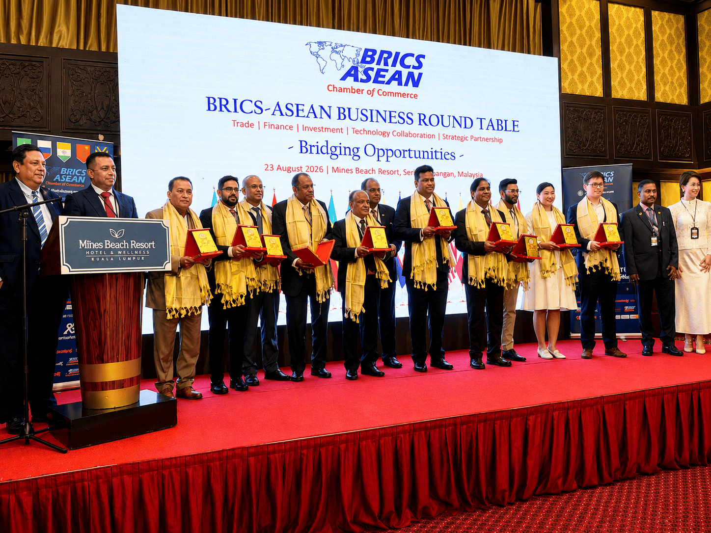 Building bridges: President of the BRICS–ASEAN Chambers of Commerce Thayalan Nathan (left), Kapten Mahadzir Tan Sri Mansor of the Mauritius Investment and Development Trade Authority (MITDA) (third from left), and Mauritius High Commissioner to Malaysia Rabin Gungoo (centre) with other participants at the BRICS–ASEAN Business Round Table at Mines Beach Resort, Selangor, on 23 August 2026.