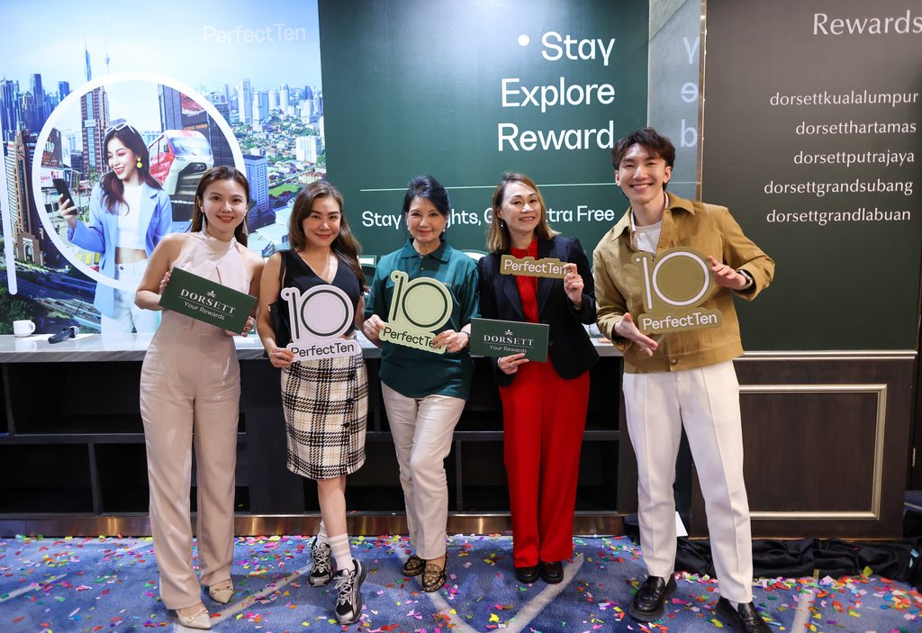 Dorsett Perfect 10 - Nmh | Nmh Datin Jasmine Abdullah Heng, Vice Chairman of Dorsett Hospitality International Malaysia (centre), Together with Members of the Media and Influencers at the Launch of Dorsett – Your Rewards’ Perfect 10 at Dorsett Kuala Lumpur. - Dorsett Hotels Pic